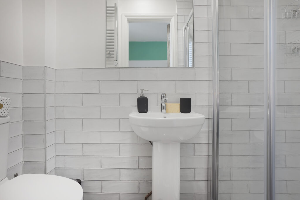 R10_ensuite